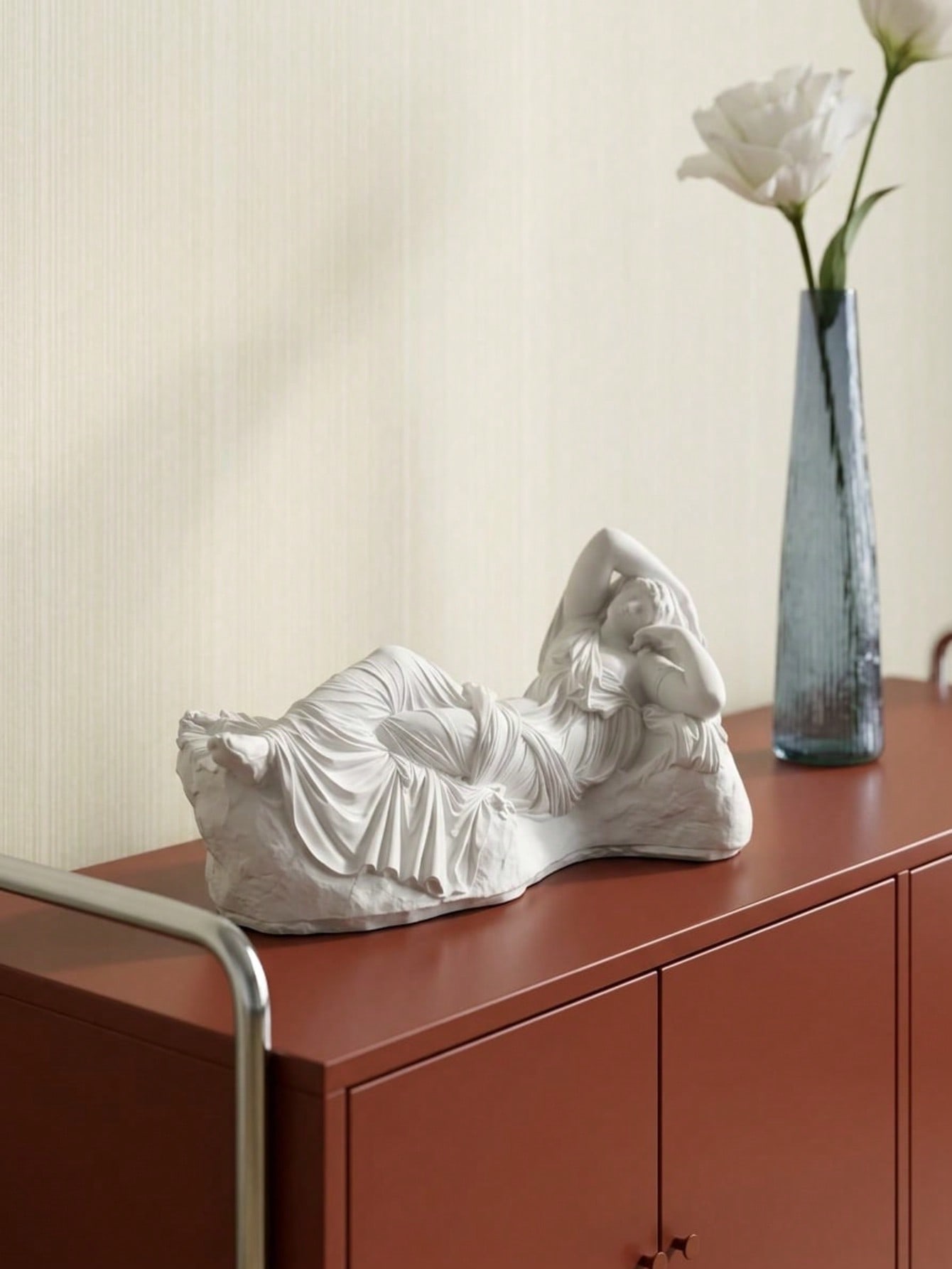 Classical Reclining Female Sta – Home Or Office Use Bewertung und Preis